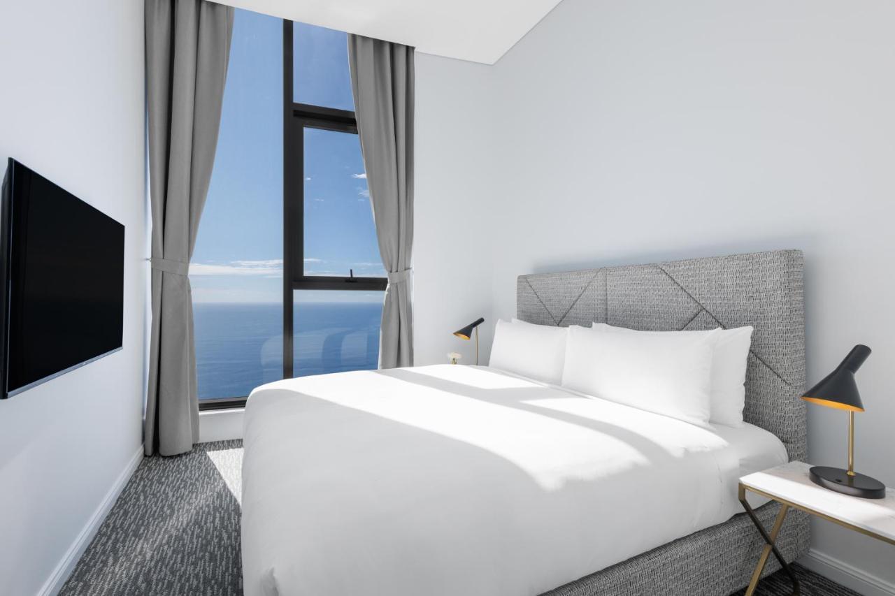 Meriton Suites Surfers Paradise Gold Coast Eksteriør billede A bedroom at the hotel